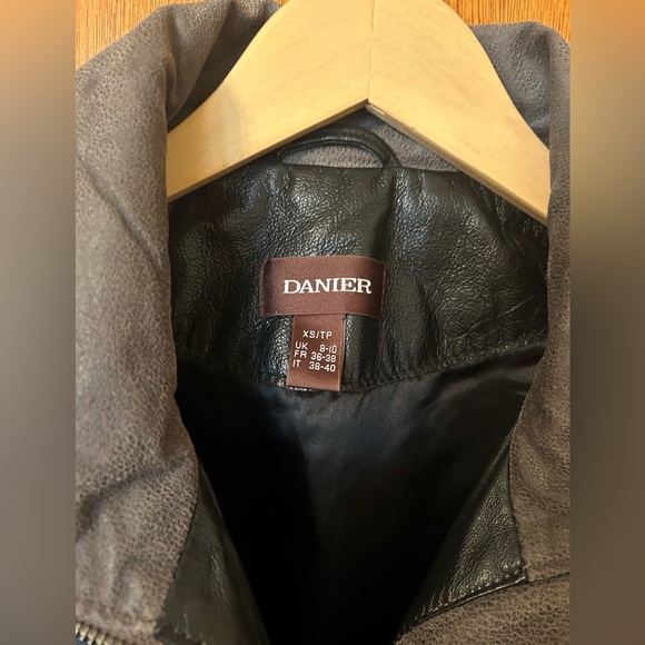 Danier Women's Quilted Genuine Leather Jacket - XS - Picture 4 of 6